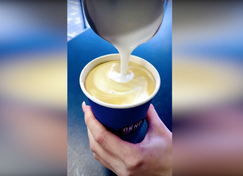 Купи пять, получи шестой в подарок: в Волжском открылась новая кофейня «OKNO»