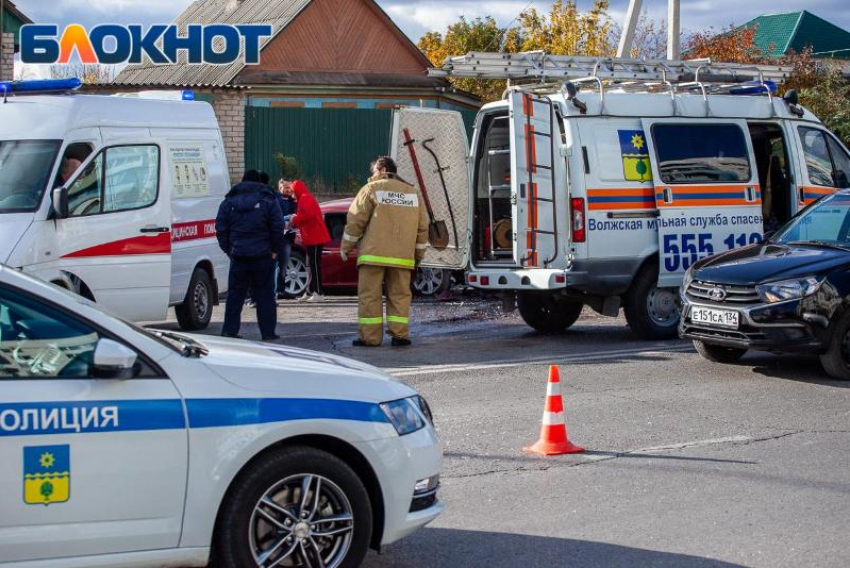Женщина скончалась от страшных травм в аварии на трассе в Волгоградской области