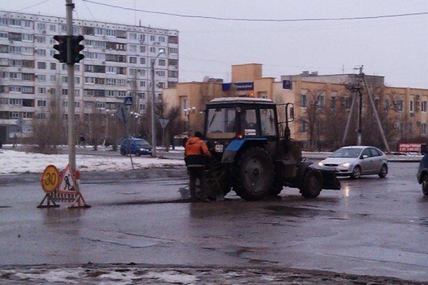 За неделю в Волжском отремонтировали почти квадратный километр дорог