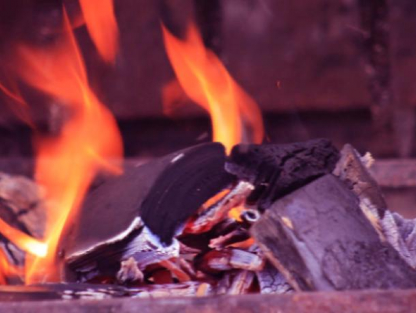 Волжанка в реанимации: в квартире пятиэтажного дома бушевал огонь