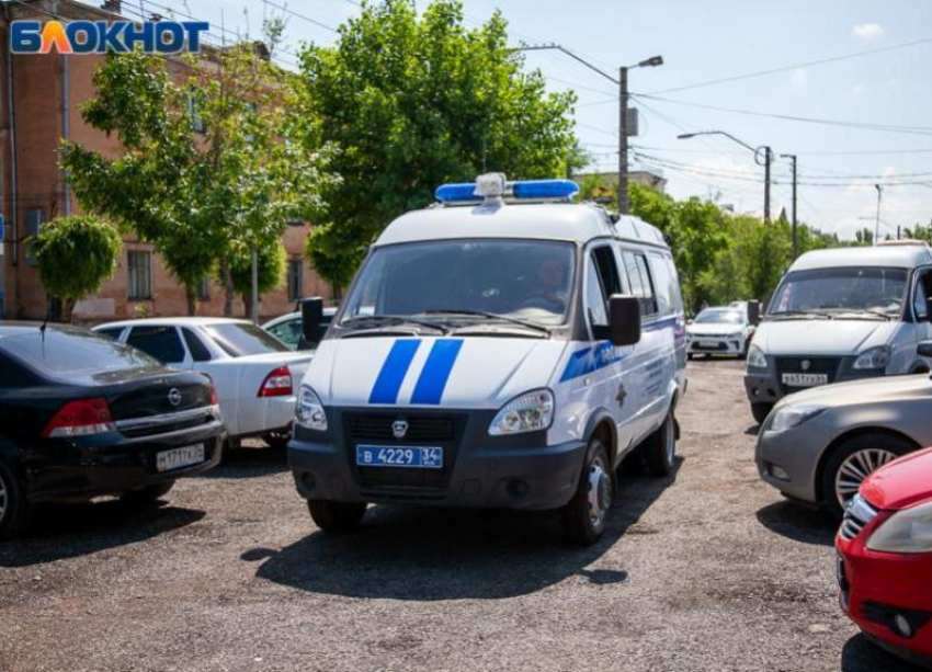 Три пешехода оказались под колесами авто в Волжском