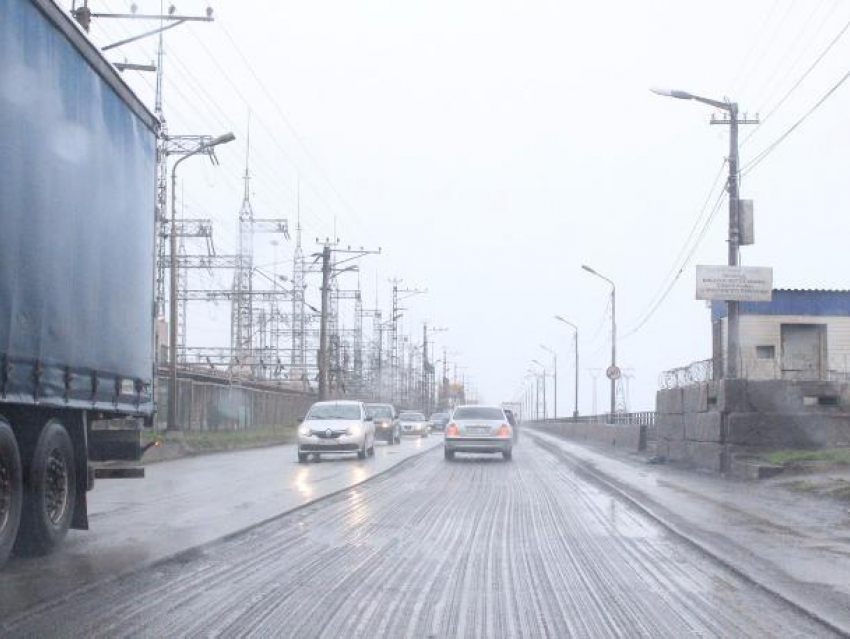 В Волжском сняли старую дорогу на Волгоград