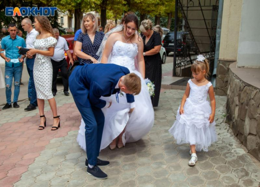 В Волжском разрешили играть свадьбы в доковидном формате