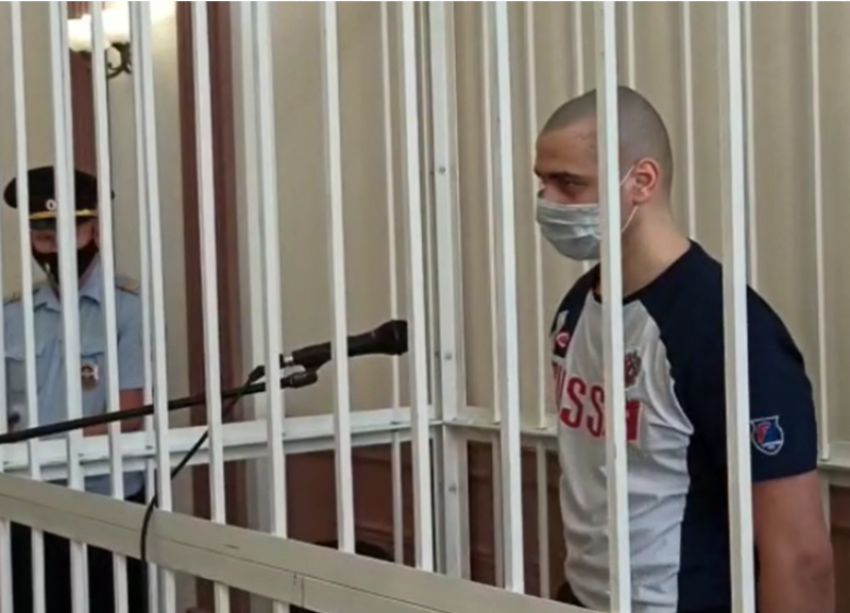 Мать убитого студента-медика потребовала смертную казнь для убийцы сына и 2 млн рублей в Волгоградской области