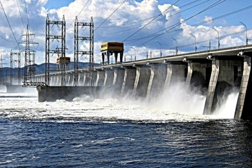 Волжская ГЭС стала снижать объемы сброса воды