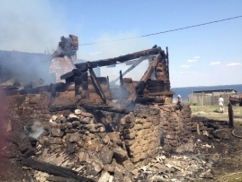 Под Волгоградом двое мужчин сгорели заживо из-за курения