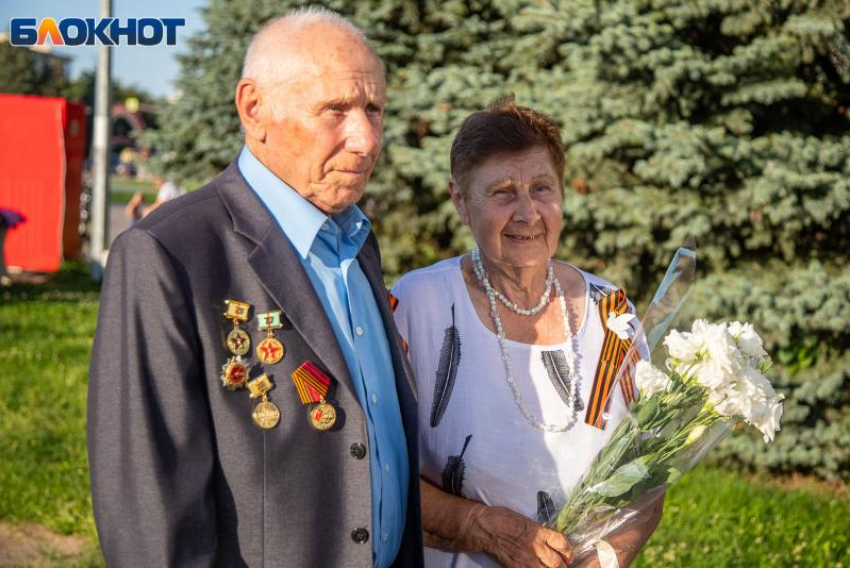 Поздравления для старшего поколения: как отметили День бабушек и дедушек в Волжском