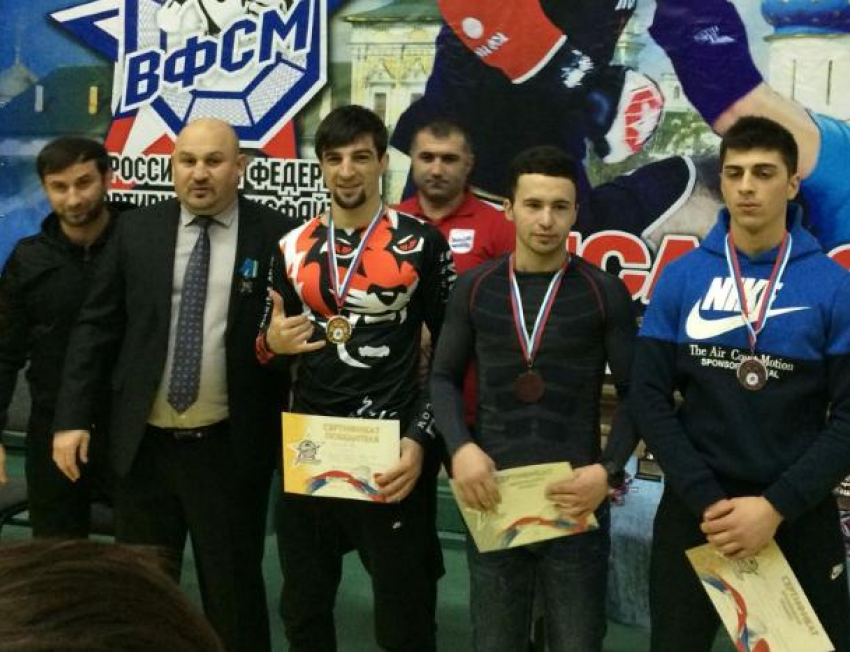 Волжанин забрал главную медаль во всероссийском гран-при по спортивному миксфайту