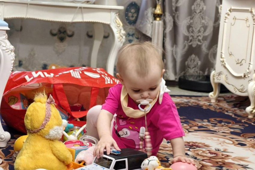 В Волжском в канун нового года под опеку взяли девочку-сироту из Дома ребенка 