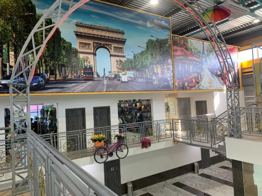 Для селфи и шоппинга: ТК «Париж» гостеприимно распахнул свои двери