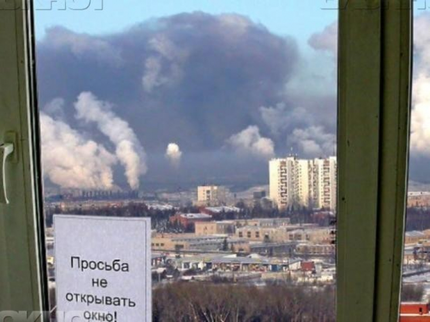 Жуткой вонью травят волжан по ночам