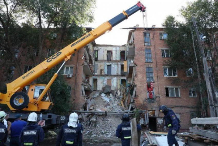 Обрушение подъезда в соседней с Волгоградской областью Астрахани оставило жителей без крова