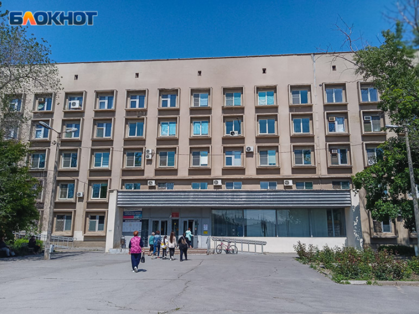 В Волжском разберутся с отказом в проверке зрения беременной девушке