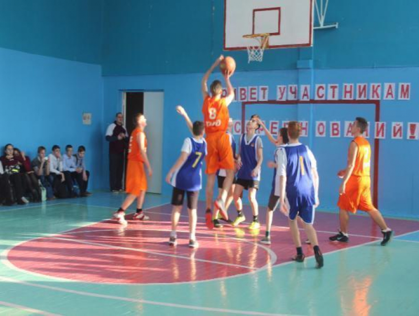 В Волжском определили первых лидеров отборочного тура по баскетболу имени Машина