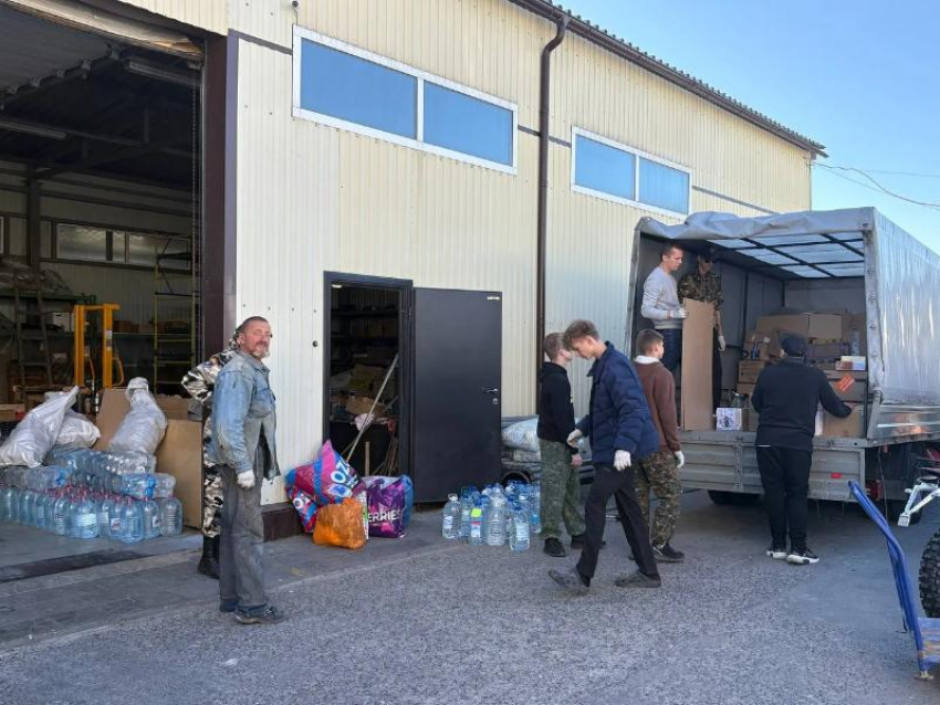 Из Волжского отправили 54 гуманитарный груз в зону СВО