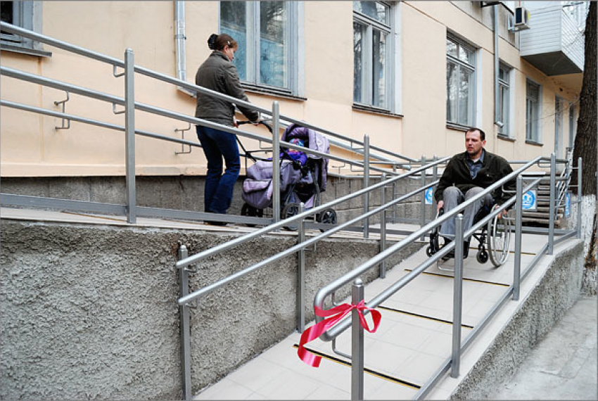 Больница Волжского создаёт условия доступности для инвалидов
