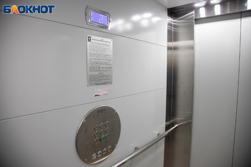 В Волжском заменят старые лифты в МКД