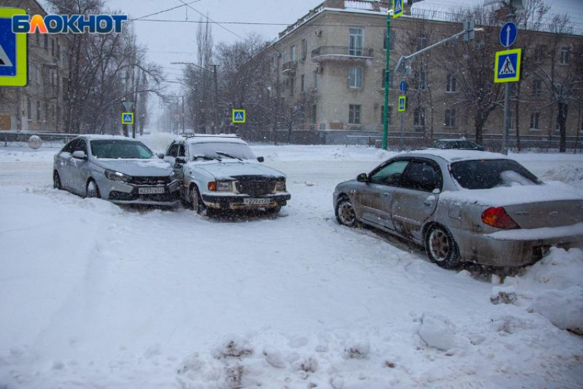 В Волжском к вечеру разбушевалась непогода МЧС предупреждает