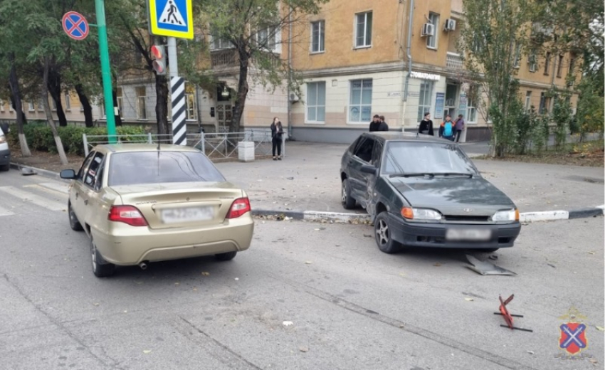 «Совершил столкновение с автомобилем»: ребенок пострадал в аварии в Волжском