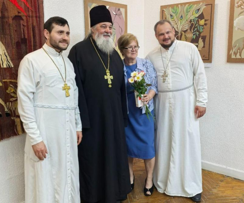 Выставка «Тебе, Господи» ждет волжан в выставочном зале