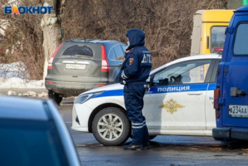 За минувшие сутки на дорогах в Волжском пострадали 3 человека: подробности ДТП