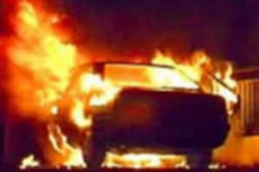 За ночь в Волгограде сожгли четыре автомобиля 