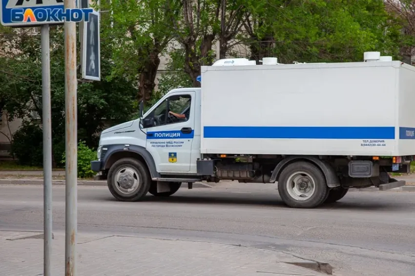 Сбил насмерть 81-летнюю пенсионерку и скрылся: в Волгограде разыскивают водителя