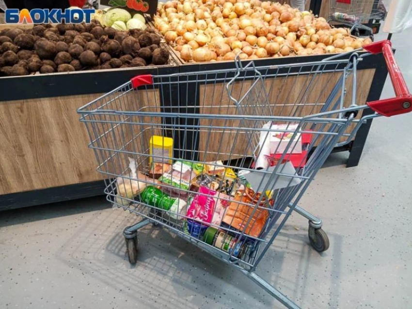 В Волжском куры и бананы дорожают, а соль и капуста — дешевеют