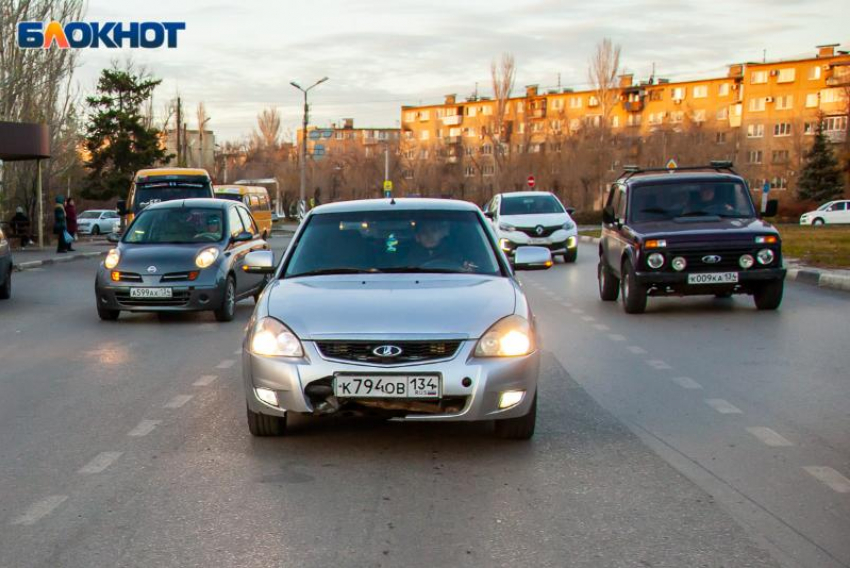 Ремонт на 6 дорогах идет в Волжском: список 