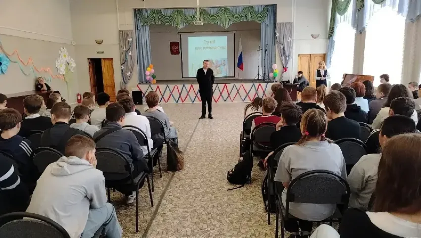 «Безопасность начинается с семьи»: волжские госавтоинспекторы и ПДН провели масштабный профилактический день в школе №27