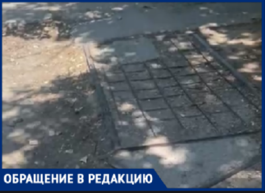 «Кочка на кочке»: волжане рискуют здоровьем, добираясь до больницы по изуродованной Молодежной