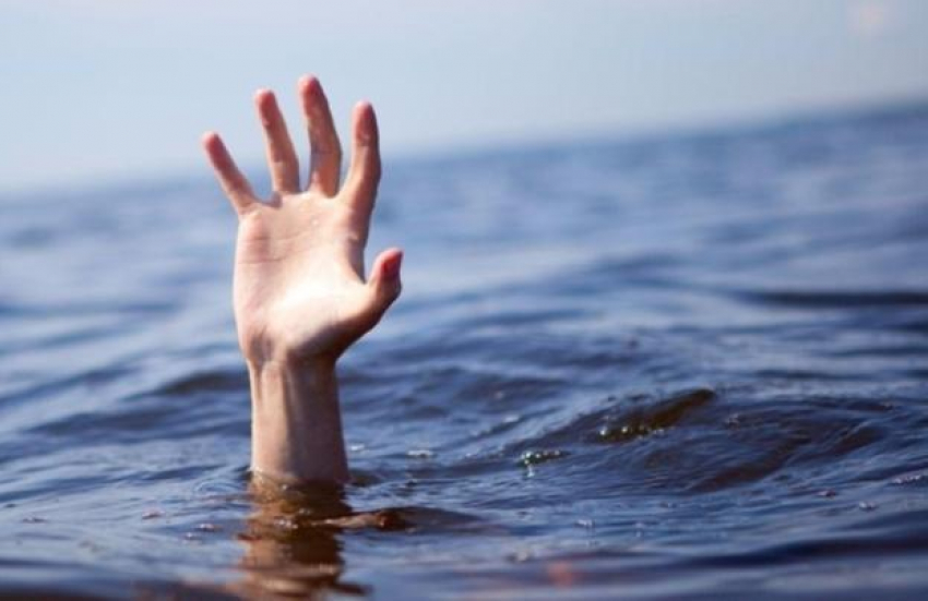 В Среднеахтубинском районе пытаются найти утонувшего 52-летнего рыбака
