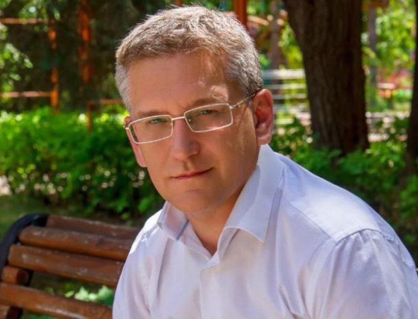 Сергей Аксенов поздравляет волжан с государственным праздником
