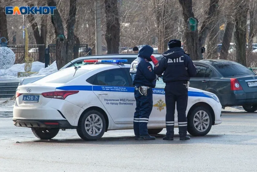 Волжские ГАИшники останавливают все машины с иностранными номерами