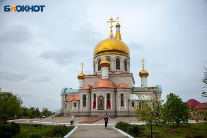 Главный храм Волжского родился в девяностые: история основания Иоанно-Богословского собора