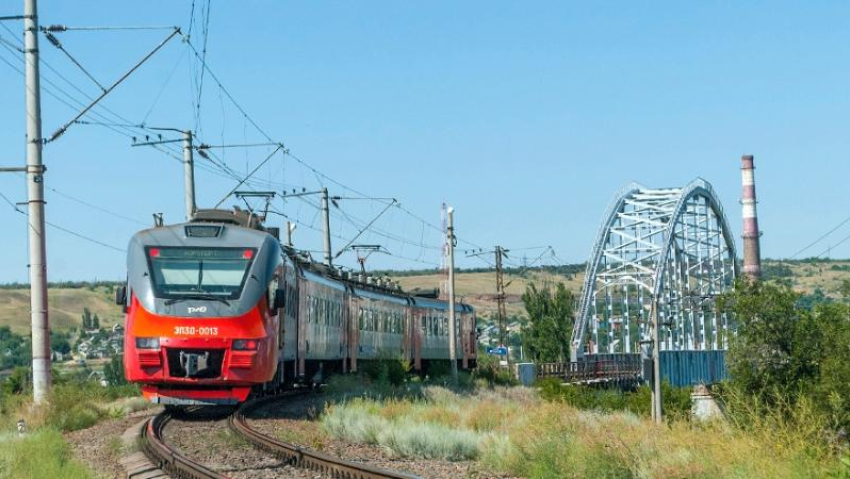 Для болельщиков из Волжского пустят дополнительную электричку после матча