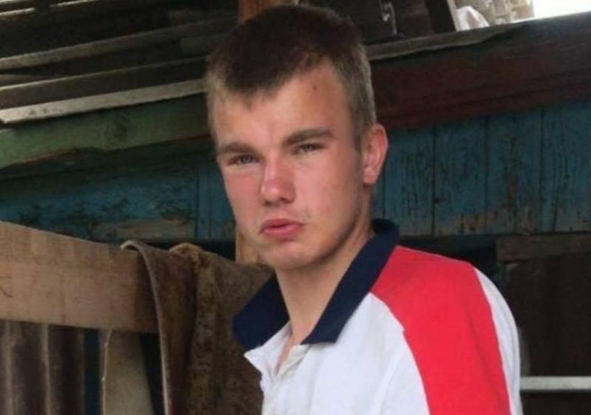 18-летнего без вести пропавшего парня ищут больше 2 недель в Волгоградской области