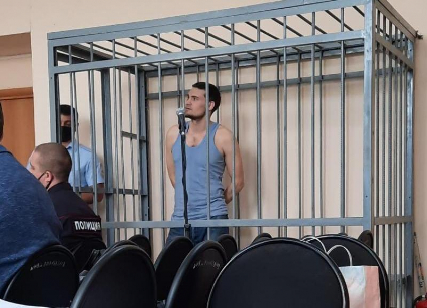 До смерти избил мужчину и напал на женщину в Волгограде: разыскиваются очевидцы происшествия
