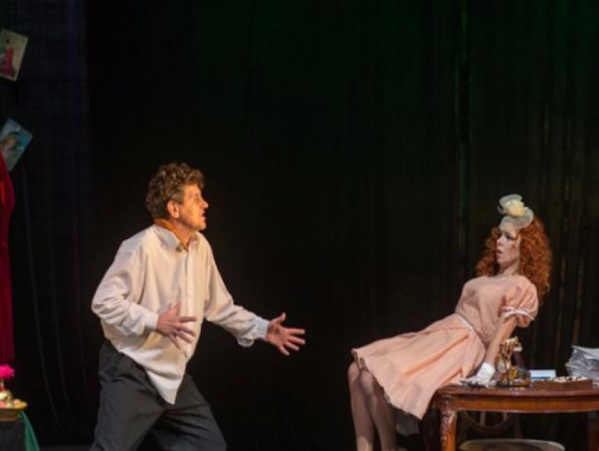 Волжане подсмотрели закулисную жизнь актеров драматического театра