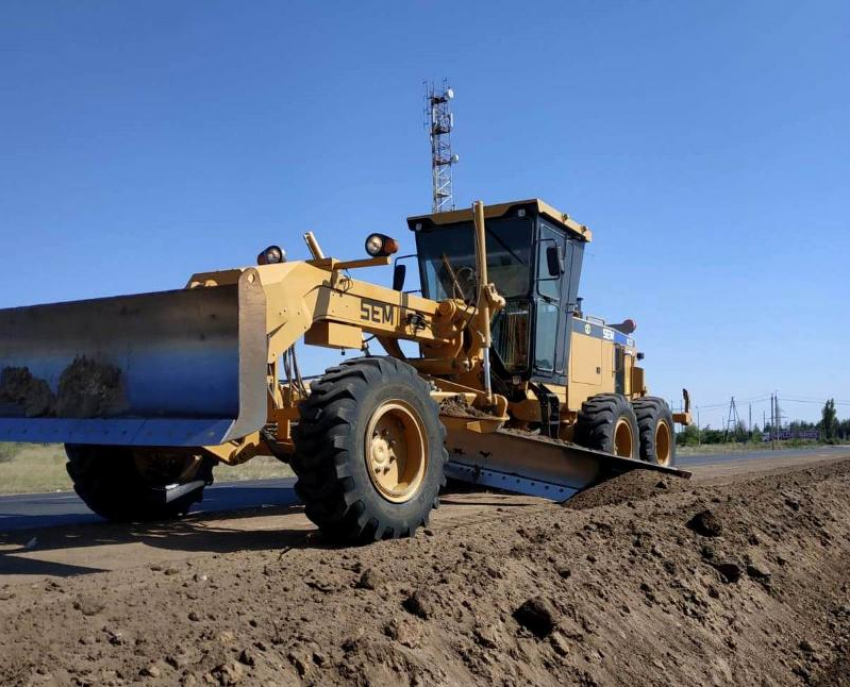 Под Волжским отремонтируют 20 км дороги к двум селам