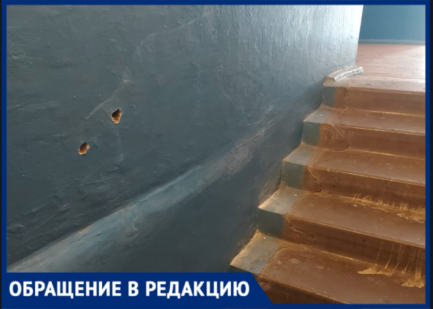 Инвалиды и пенсионеры стали узниками собственных квартир из-за бездействия волжской УК