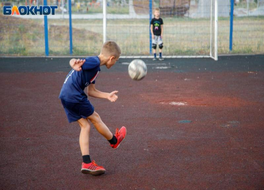 Где взять справки-допуски к школьной физкультуре, рассказали волжанам 