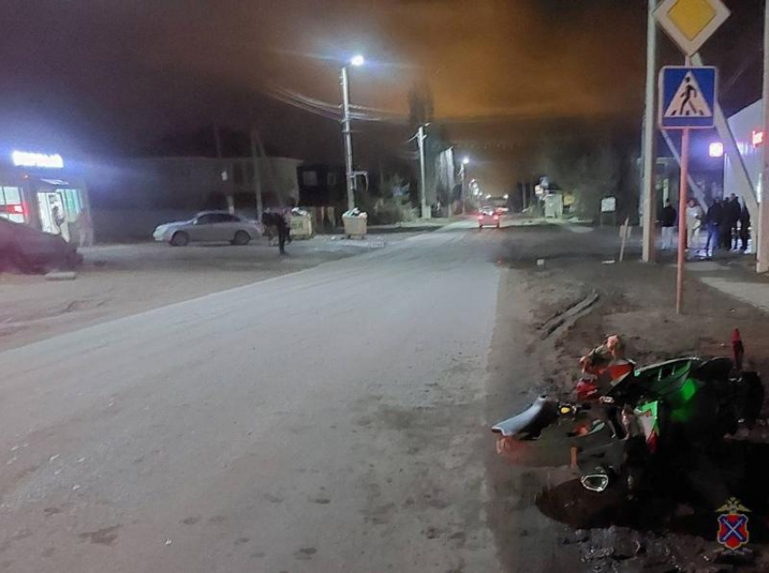Под Волжским 29-летняя автоледи сбила подростка на мопеде и скрылась