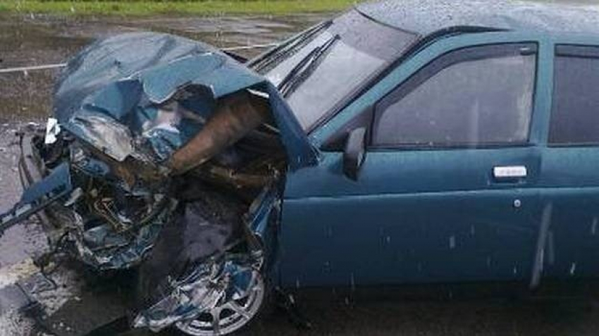 На федеральной трассе под Волгоградом разбился 56-летний водитель ВАЗа 