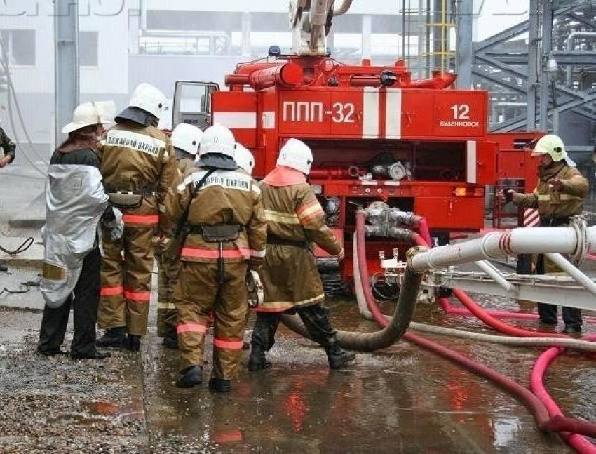 Две бани и хозпостройка сгорели за ночь в Ленинском районе