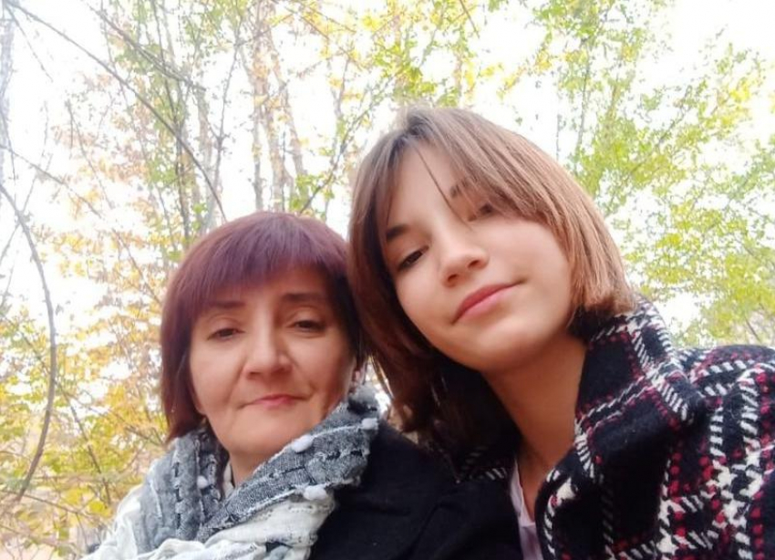 16-летняя девушка в рваной футболке без вести пропала в Волжском