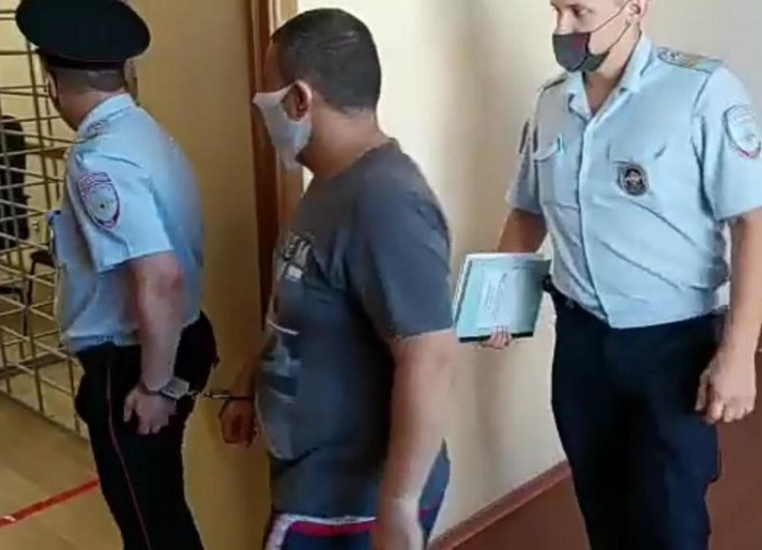 Задушил ремнем и спрятал в лесу: обвиняемого в убийстве 17-летней девушки арестовали 