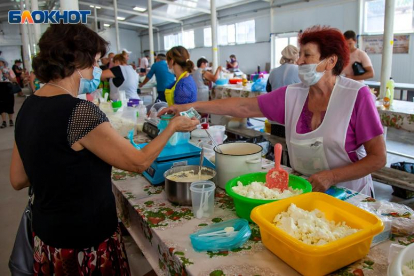 «На рынке дорого»: большинство волжан покупают продукты в магазинах