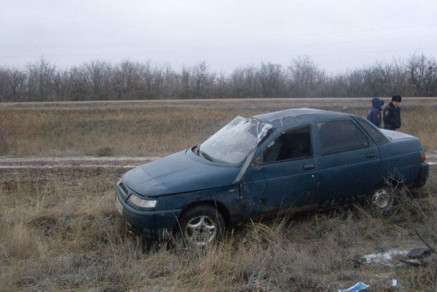 Волжанка за рулем «десятки» слетела в кювет в Николаевском районе 