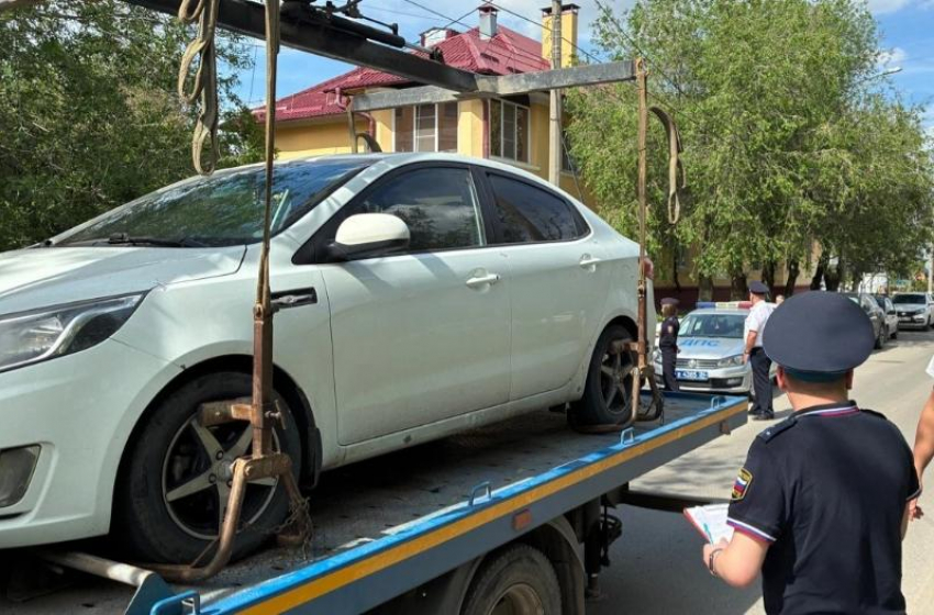 Иномарку волжанина, по вине которого погиб заказчик ремонта, продадут за долги перед вдовой